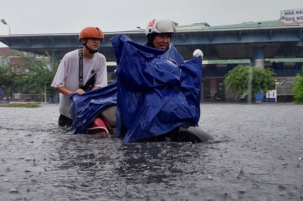 Dự báo thời tiết 7/10/2026: Huế - Đà Nẵng mưa lớn 'như trút nước'