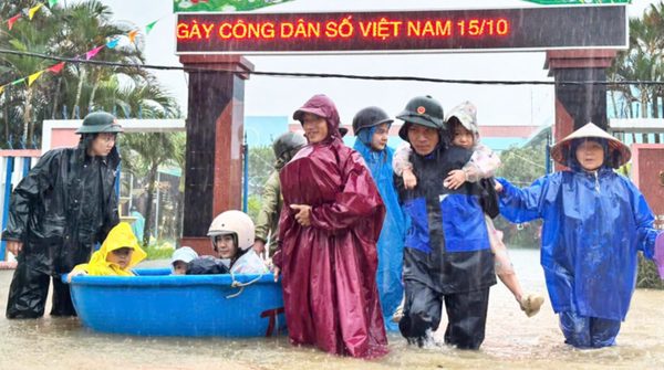 Dự báo thời tiết 9/10: Vùng mưa lớn ở miền Trung mở rộng, tâm mưa từ Hà Tĩnh-Huế