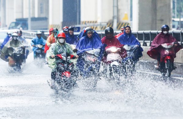 Dự báo thời tiết Hà Nội hôm nay 15/9: Mưa rất lớn, đề phòng ngập úng