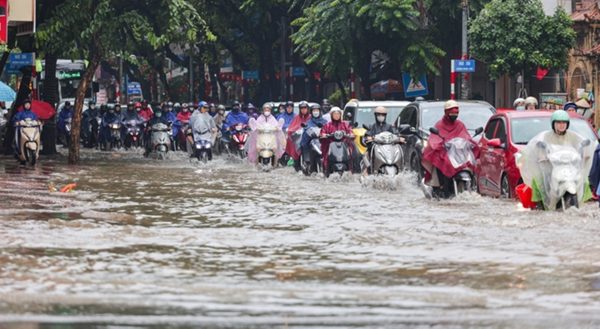 Dự báo thời tiết Hà Nội hôm nay 17/9: Mưa lớn tiếp diễn, đề phòng ngập lụt