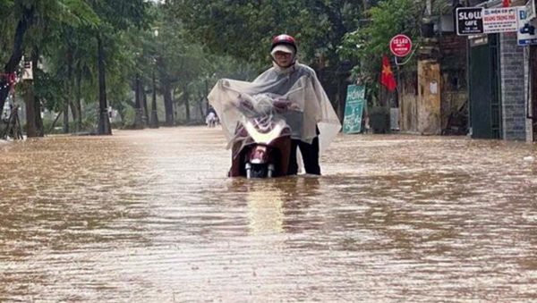 Dự báo thời tiết ngày 11/9: Miền Trung mưa lớn kéo dài, miền Bắc tăng nhiệt