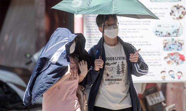 Dự báo thời tiết ngày 17/10: Hà Nội nắng 34°C, trời oi bức