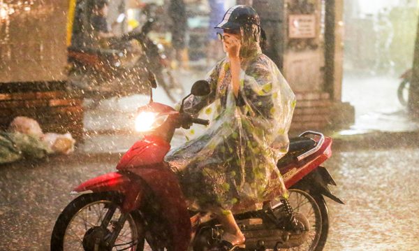 Dự báo thời tiết ngày 28/10: Miền Trung mưa lớn, tâm mưa từ Hà Tĩnh đến Đà Nẵng