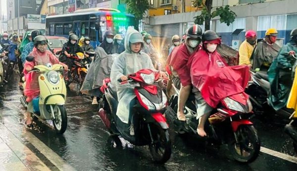 Dự báo thời tiết TP.HCM hôm nay 13/9: Ngày nắng gián đoạn, tối mưa rào