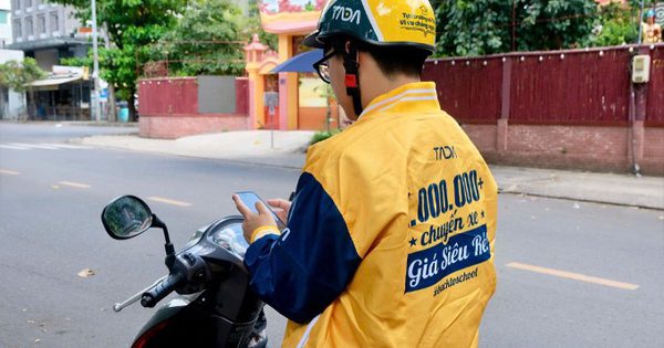 Dù biết không dễ dàng, vì sao hàng nghìn sinh viên vẫn đăng ký xe công nghệ?