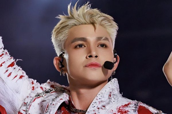 Đu dây, đưa thuyền lên không trung ở concert gần 50.000 người
