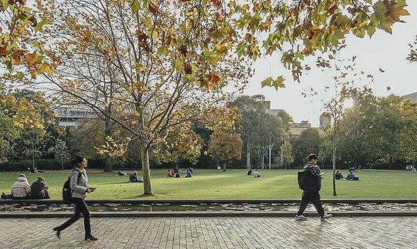 Du học sinh Việt ảnh hưởng gì khi Australia siết visa?