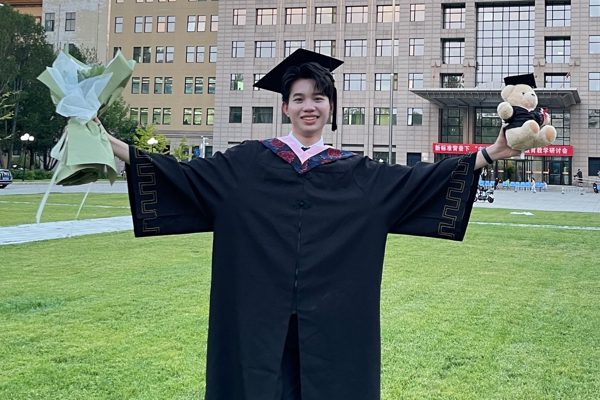 Du học sinh Việt tốt nghiệp xuất sắc ở Bắc Kinh, về quê làm ở khu công nghiệp
