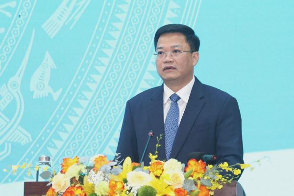 Dự họp không đầy đủ, tự ý rời đi sớm, 17 chủ tịch xã bị phê bình