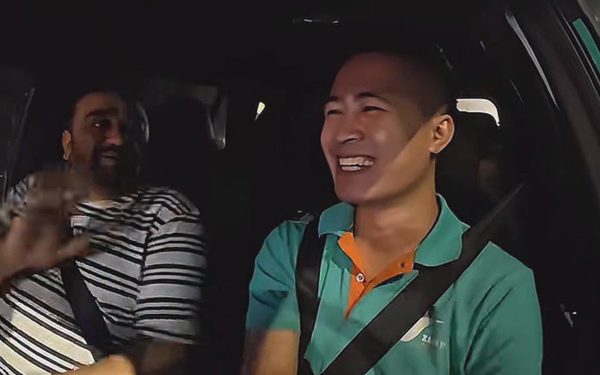 Du khách Ấn Độ lên taxi nói 'I have money', cả tài xế lẫn khách đều bật cười