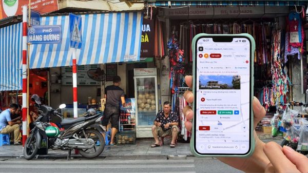 Du khách nước ngoài nói gì về mô hình “Tuyến phố thông minh” tại phường Hoàn Kiếm?