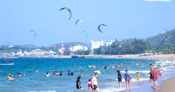 Du khách Trung Quốc theo đoàn được miễn thị thực đến Khánh Hòa