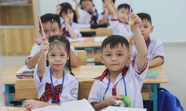 Dự kiến Tiếng Anh thành môn bắt buộc với lớp 1 từ năm 2028