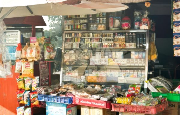 Dự thảo quy định cấm trưng bày thuốc lá: Cần lộ trình đủ dài để đi vào đời sống