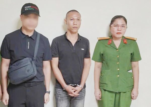 Dụ thiếu nữ sang Lào rồi trốn truy nã
