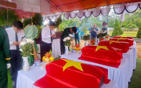 Đưa 5 hài cốt liệt sĩ ở núi Hòn Tàu về an nghỉ tại nghĩa trang ở Đà Nẵng