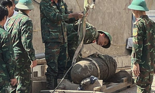 Đưa quả bom 300 kg khỏi khu dân cư Hải Phòng