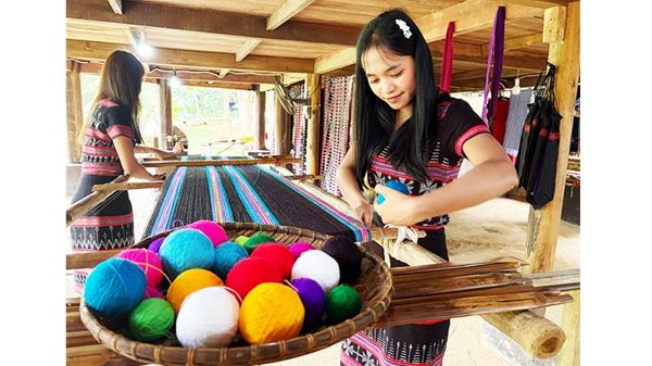 Đưa sức sống mới vào giá trị cổ xưa