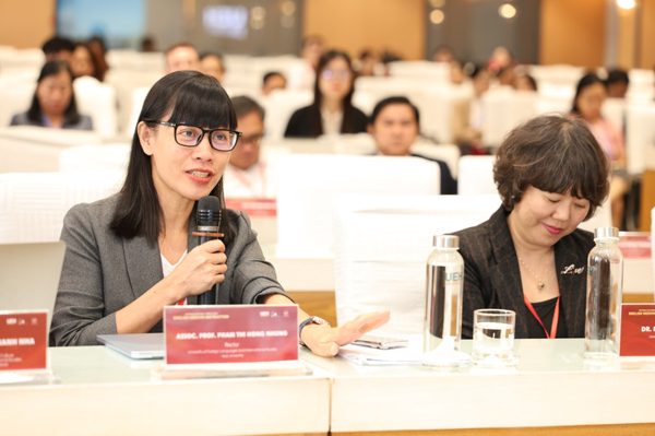 Đưa tiếng Anh thành ngôn ngữ thứ hai: Đại học cần chuẩn bị đồng bộ