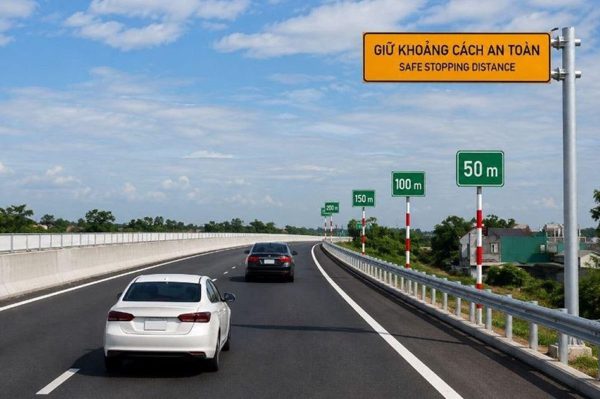 Đưa tình huống giữ khoảng cách an toàn trên cao tốc vào giáo trình đào tạo lái xe