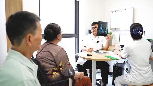 Đưa y học hiện đại đến gần người bệnh