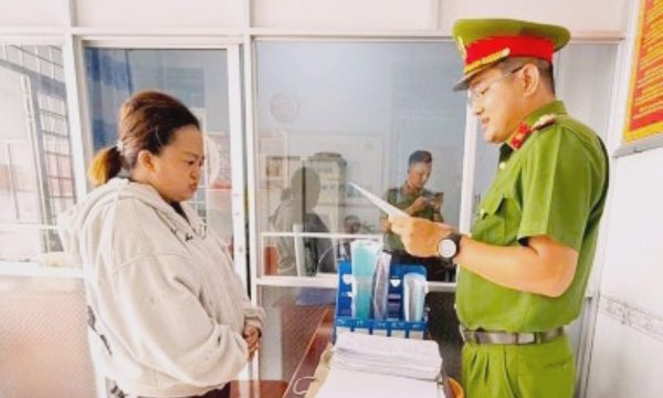 Dùng ​​​​​​AI tạo tin nhắn giả của ngân hàng, lừa hơn 400 triệu đồng