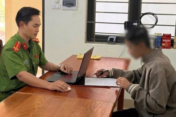 Dùng ChatGPT tra cứu hàng loạt số điện thoại của công an để gọi khiêu khích