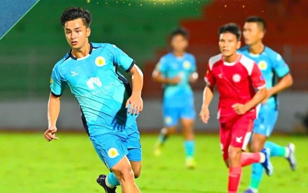 Dùng ‘chiêu’ thay thủ môn, Quy Nhơn United vẫn thua trên chấm luân lưu