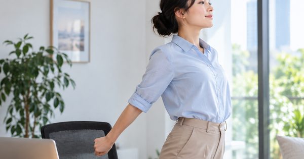 Đứng dậy sau 30 phút ngồi, cơ thể nhận lợi ích bất ngờ
