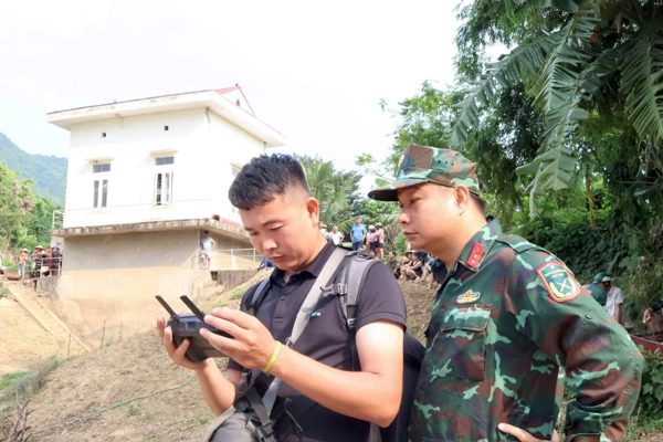 Dùng flycam tìm kiếm hai nam sinh lớp 10 mất tích ở Thanh Hóa