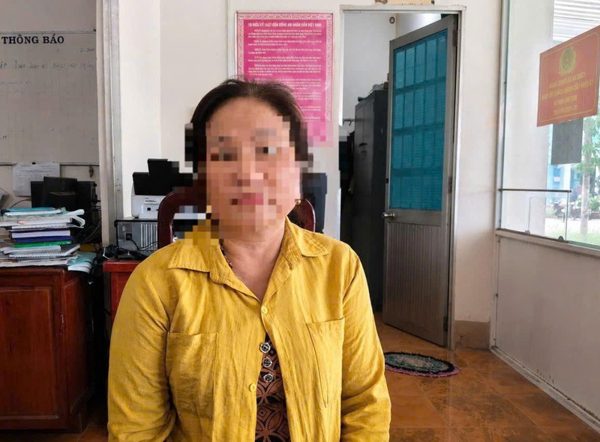 Dựng hiện trường giả bị trộm sau khi mang vàng đi bán, lấy tiền cho con riêng