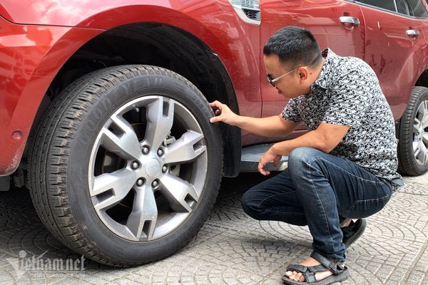 Đừng nổ máy đi ngay, tài xế nên bỏ ra 2 phút 'soi' 5 vị trí này trước khi lên xe