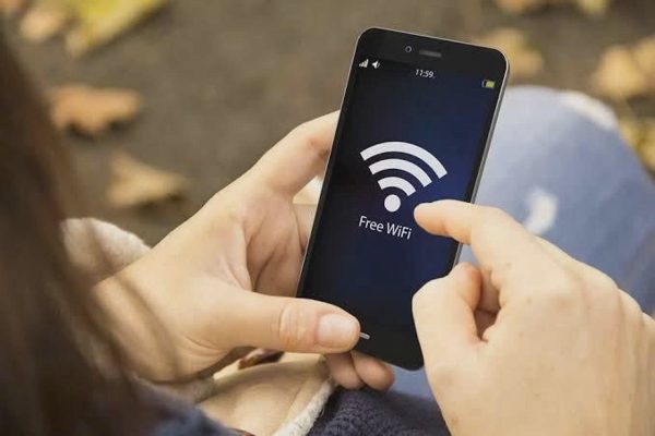 Dùng wifi công cộng có nguy cơ lộ tài khoản ngân hàng