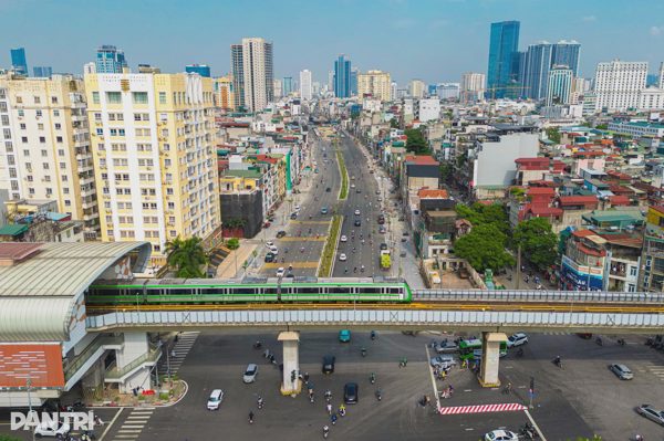 Đường "đắt nhất hành tinh" tổ chức giao thông ra sao sau thông xe kỹ thuật