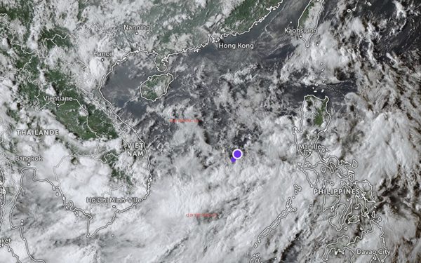 Đường đi và cường độ vùng áp thấp có thể thay đổi, mưa lớn ở miền Trung còn bất định