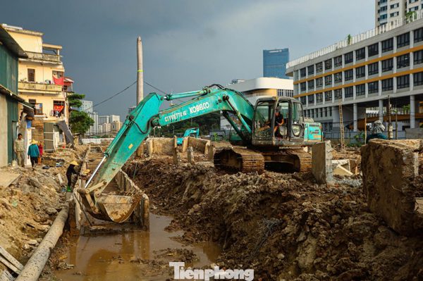 Đường nối Phạm Hùng - Lê Đức Thọ thi công trở lại sau 9 năm