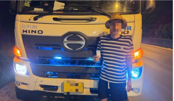 Dương tính ma túy và không giấy phép, tài xế liều lĩnh lái xe tải trên đường