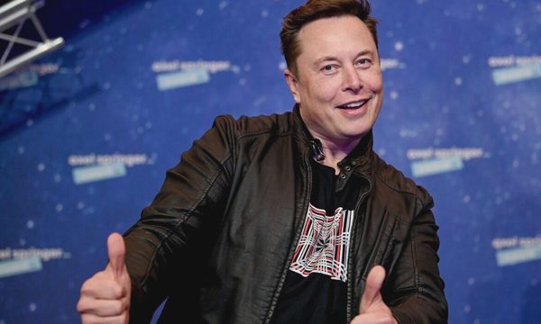 Elon Musk nói bản thân 'loạn thần vì AI'