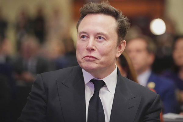 Elon Musk tuyên bố làm phim AI hay hơn “The Odyssey”, kết quả ra sao?