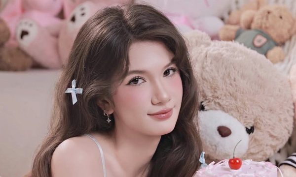 Em gái Đặng Văn Lâm: Anh dạy tôi cách thích nghi showbiz