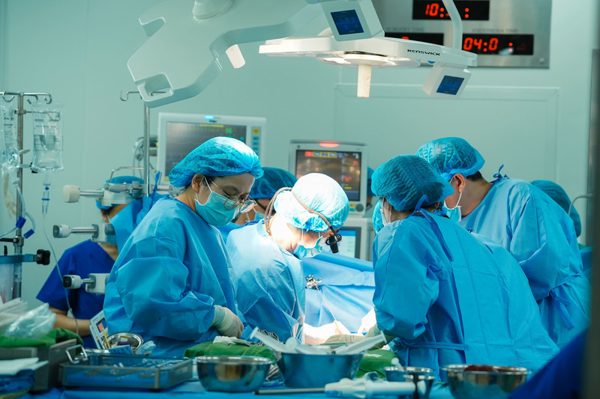 Em trai hiến gan cứu anh bị ung thư