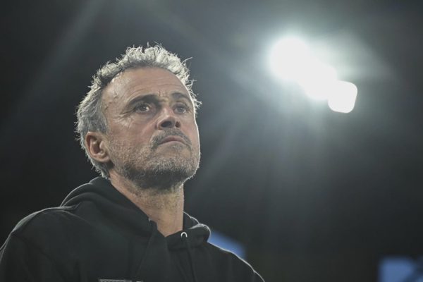 Enrique - 'mỏ neo' trong kế hoạch giữ PSG trên đỉnh danh vọng