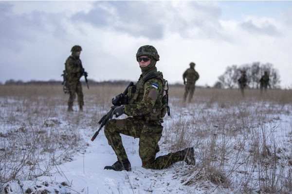 Estonia đưa quân áp sát Nga, mở rộng năng lực tấn công tầm xa