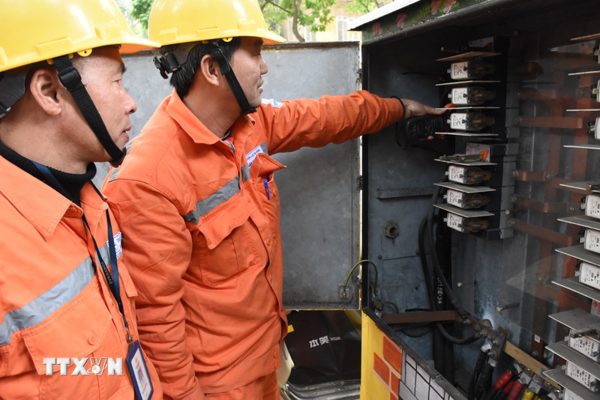 EVN điều chỉnh giá điện giảm 2%, còn 2.159,9 đồng/kWh từ ngày mai, 1/11