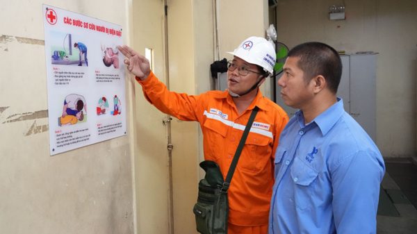EVNHCMC ban hành đơn giá ngừng, cấp điện trở lại