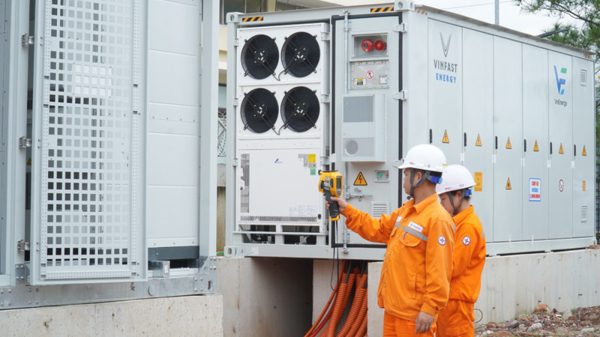 EVNNPC duy trì đà tăng trưởng, bảo đảm cung ứng điện những tháng cuối năm