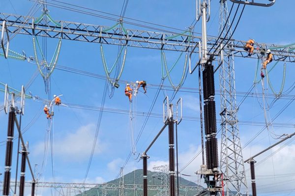 EVNNPT tăng cường bảo đảm an toàn hệ thống truyền tải điện dịp lễ 2/9