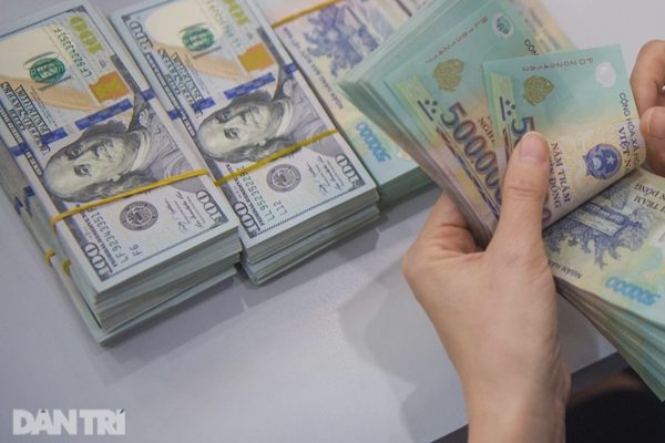 Fed tăng lãi suất: Diễn biến bất ngờ của giá USD tại Việt Nam