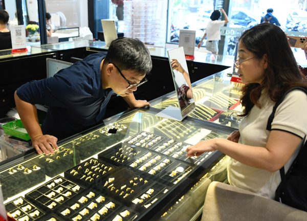 Fed tăng lãi suất, nhà đầu tư vàng nên làm gì?