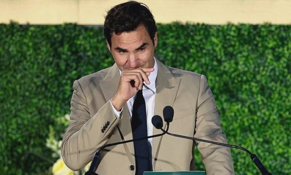 Federer bật khóc trong ngày vào Đại sảnh Danh vọng